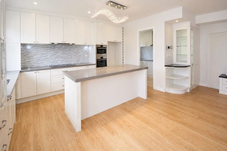 Photo of property in 68 Huntington Park Drive, Greenhithe, Auckland, 0632