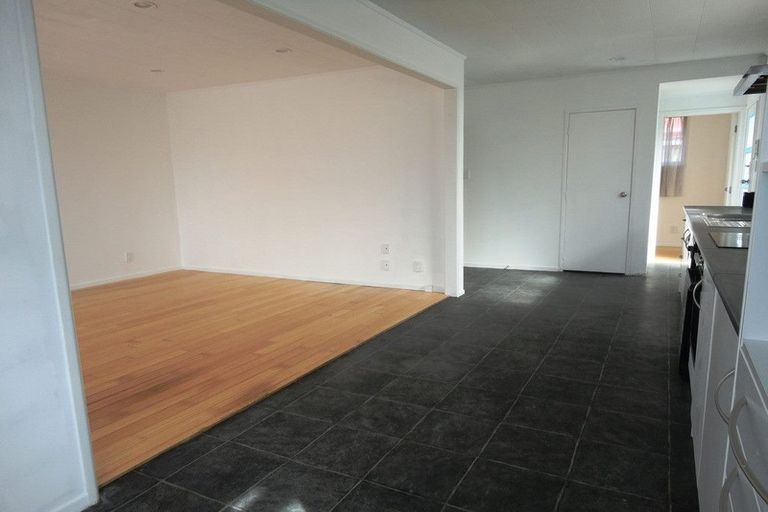 Photo of property in 19 Swallow Drive, Manurewa, Auckland, 2102