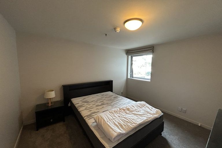 Photo of property in Montreaux Apartments, 4b/164 The Terrace, Wellington Central, Wellington, 6011