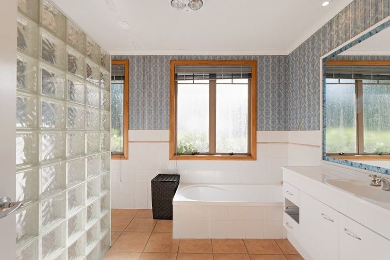 Photo of property in 60 Audax Lane, Pyes Pa, Tauranga, 3112