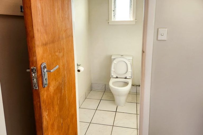 Photo of property in 215 Mayfair Avenue, Mayfair, Hastings, 4122