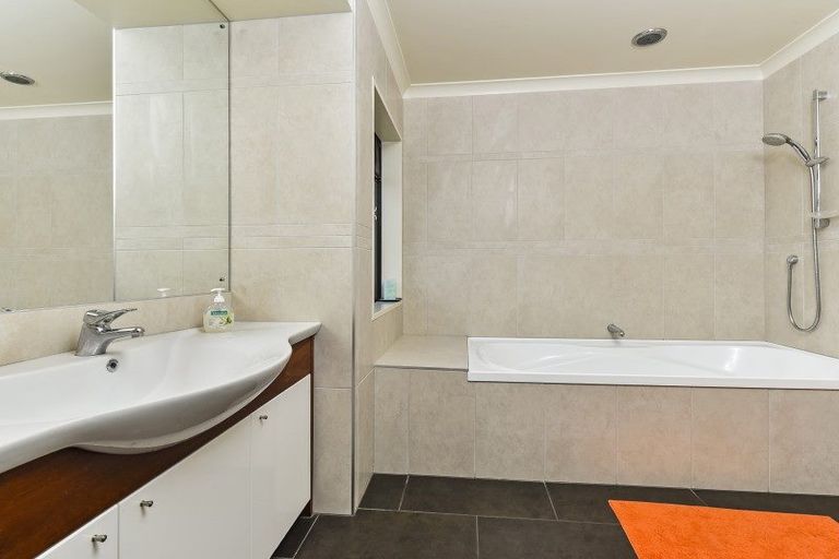 Photo of property in 1880 South Head Road, South Head, Helensville, 0874