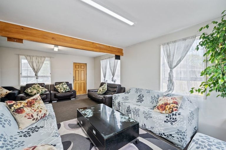 Photo of property in 23 Neems Place, Manurewa, Auckland, 2102