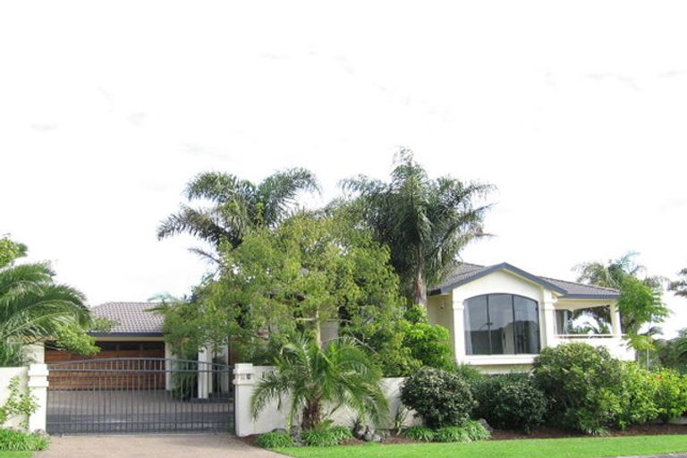Photo of property in 12 Clyside Avenue, Half Moon Bay, Auckland, 2012