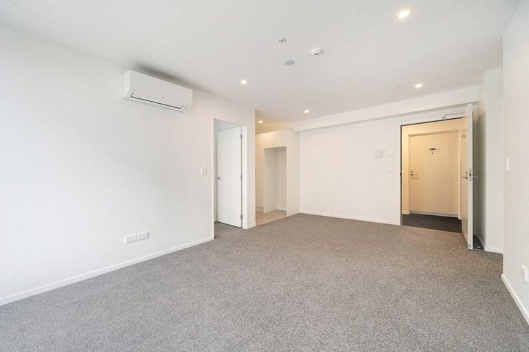Photo of property in 106/5 Rauemi Way, Te Atatu South, Auckland, 0610