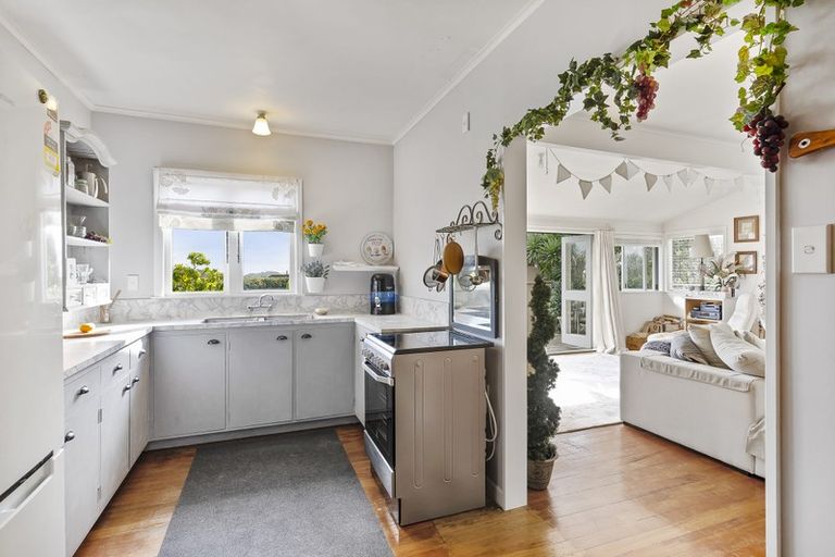 Photo of property in 22 Huia Street, Waikanae, 5036