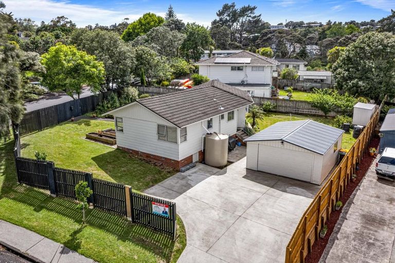 Photo of property in 1 Cunliffe Place, Glenfield, Auckland, 0629