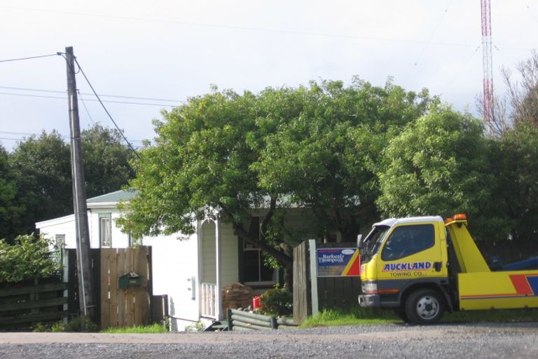 Photo of property in 294a Triangle Road, Massey, Auckland, 0614