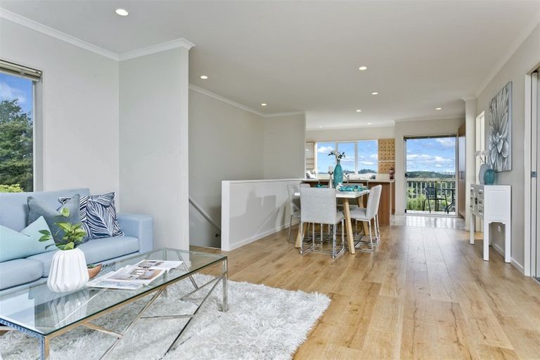 Photo of property in 1/61 The Avenue, Albany, Auckland, 0632