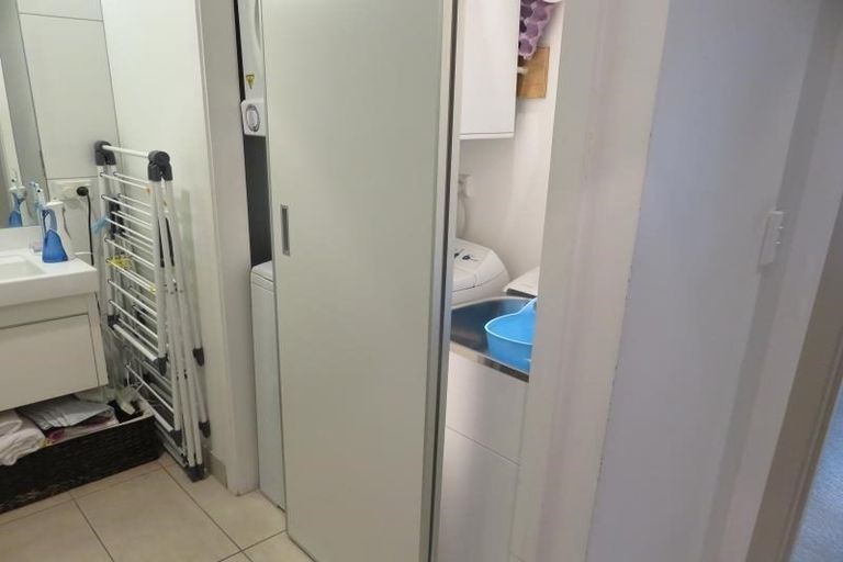 Photo of property in Bellagio Apartments, 8e/39 Taranaki Street, Te Aro, Wellington, 6011