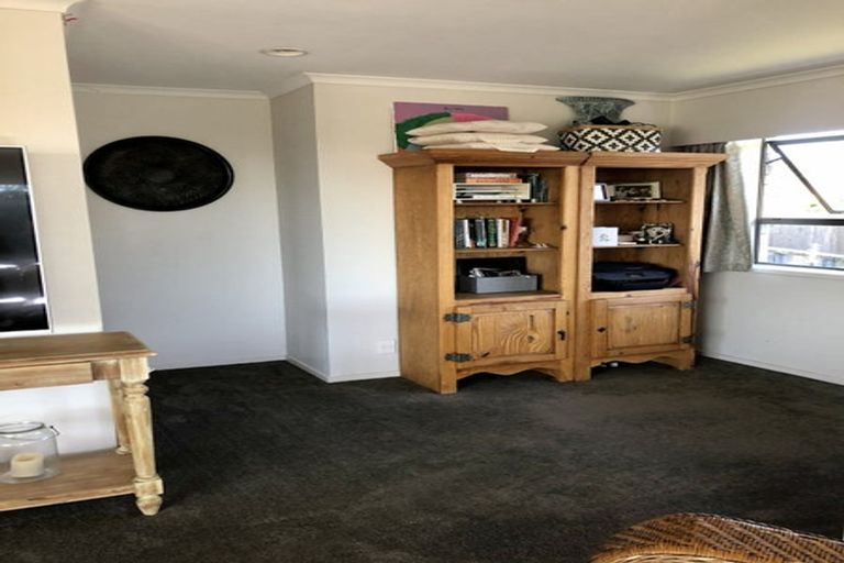 Photo of property in 1/61 Forrest Hill Road, Milford, Auckland, 0620