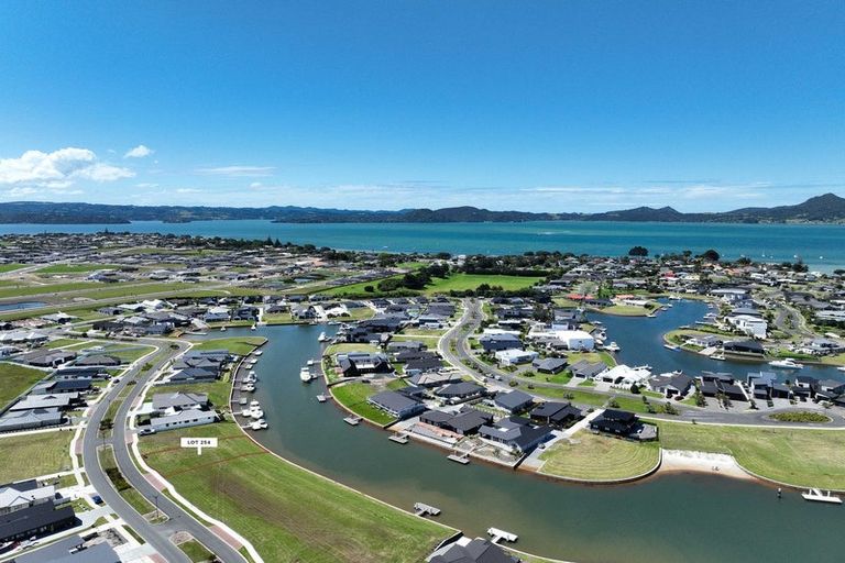 Photo of property in 25 Maturiki Drive, One Tree Point, 0118