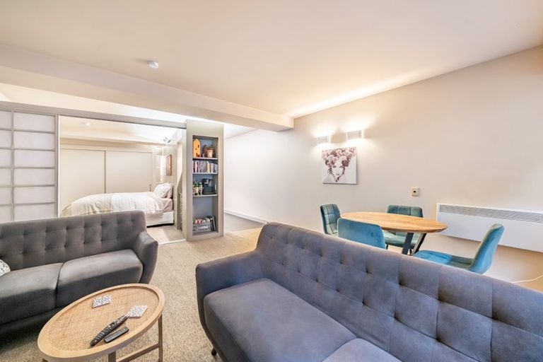 Photo of property in Gerondis Bldg Apartments, 206/60 Willis Street, Wellington Central, Wellington, 6011