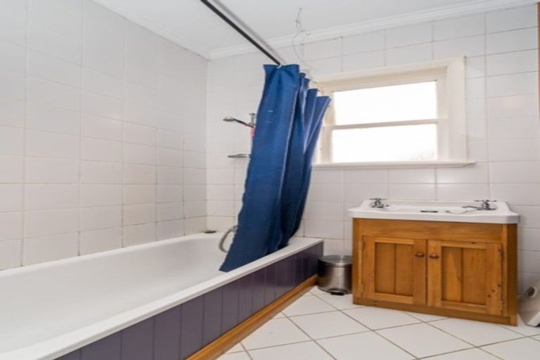 Photo of property in 6 Holyrood Avenue, Wakari, Dunedin, 9010