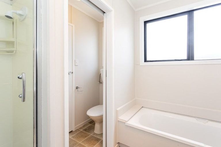 Photo of property in 2 Glucina Place, Glen Eden, Auckland, 0602