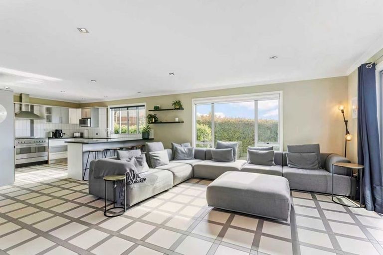 Photo of property in 168 Kittiwake Drive, Schnapper Rock, Auckland, 0632