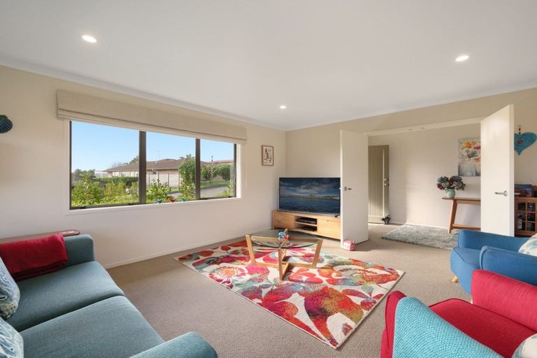 Photo of property in 43 Woodleigh Place, Ohauiti, Tauranga, 3112