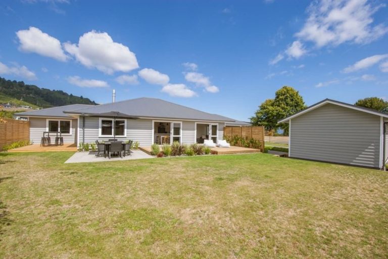 Photo of property in 9 Rogers Place, Kinloch, Taupo, 3377