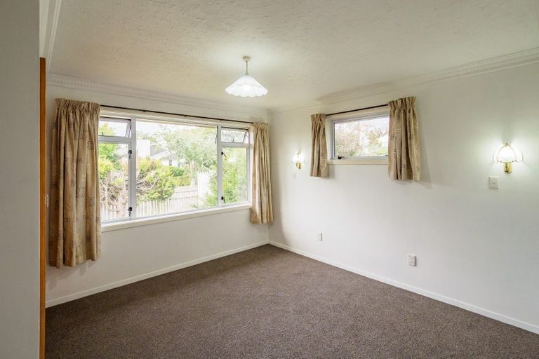 Photo of property in 21 Beatrice Place, Avonhead, Christchurch, 8042