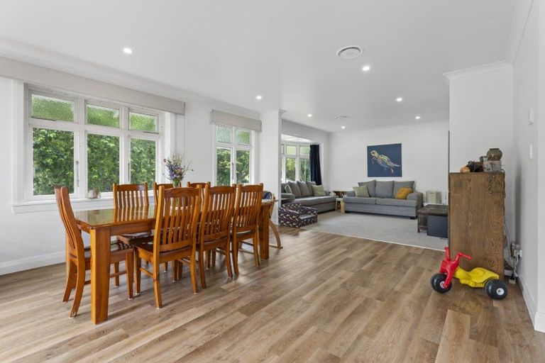 Photo of property in 32 Cambridge Street, Pahiatua, 4910