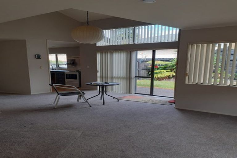 Photo of property in 2/65 Donald Street, Stanmore Bay, Whangaparaoa, 0932