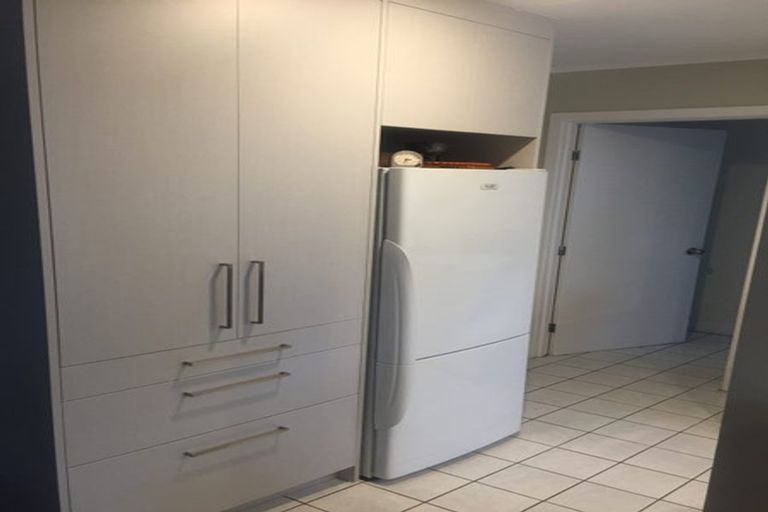 Photo of property in 1/1 Sylvan Park Avenue, Milford, Auckland, 0620