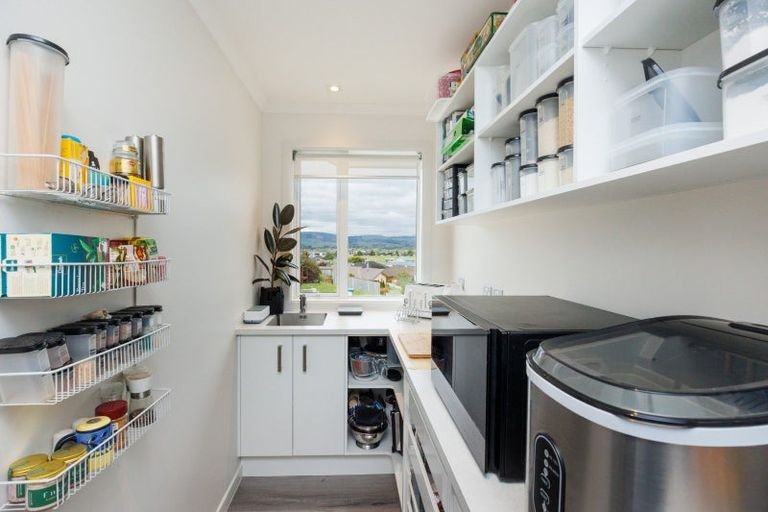 Photo of property in 3 Tennyson Avenue, Kelvin Grove, Palmerston North, 4414