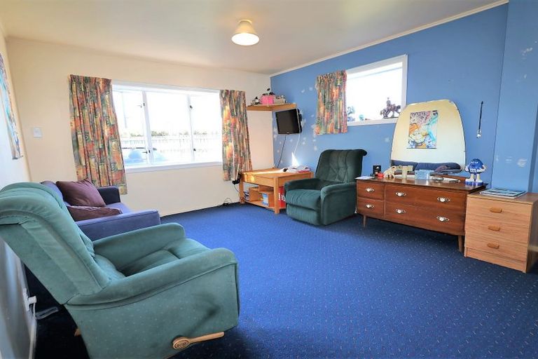 Photo of property in 2 Fairbrother Street, Carterton, 5713