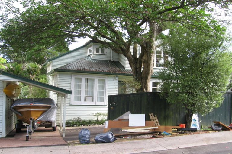 Photo of property in 29 Hollywood Avenue, Titirangi, Auckland, 0604