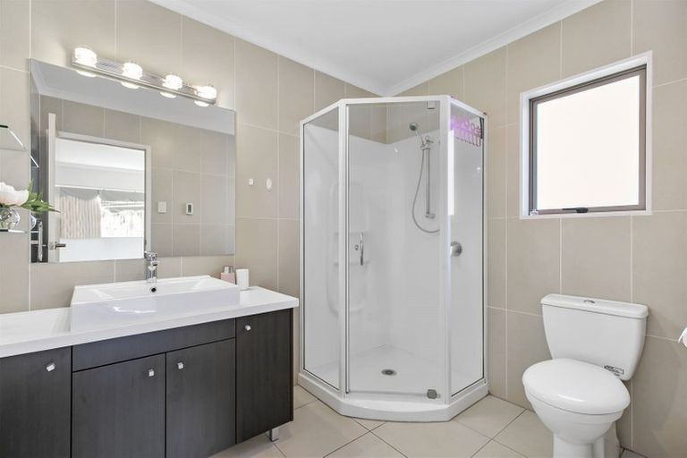 Photo of property in 45a Sycamore Drive, Sunnynook, Auckland, 0620