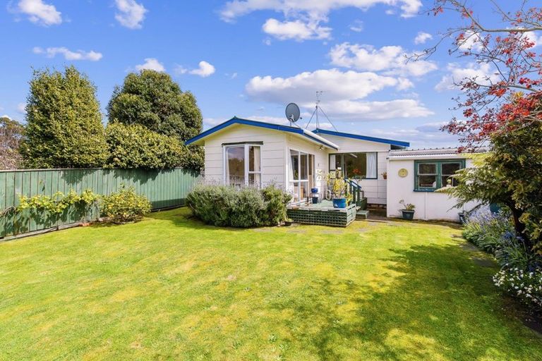 Photo of property in 17b Cypress Grove, Paraparaumu, 5032