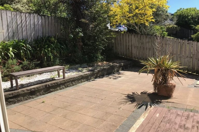 Photo of property in 2/879 East Coast Road, Northcross, Auckland, 0632