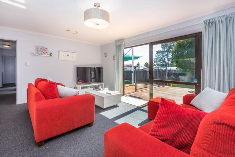 Photo of property in 8 Harbour Crest Drive, Waiuku, 2123