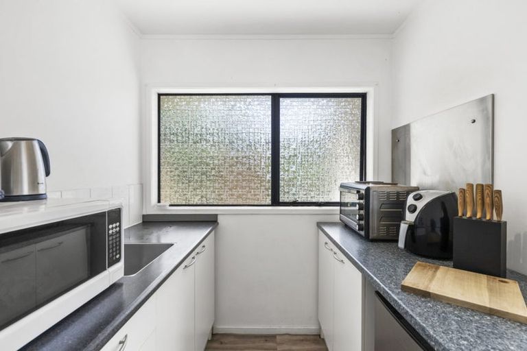 Photo of property in 10 Bungalore Place, Half Moon Bay, Auckland, 2012