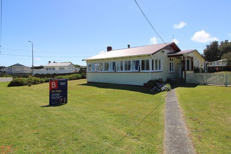 Photo of property in 19 Nash Parade, Foxton Beach, Foxton, 4815