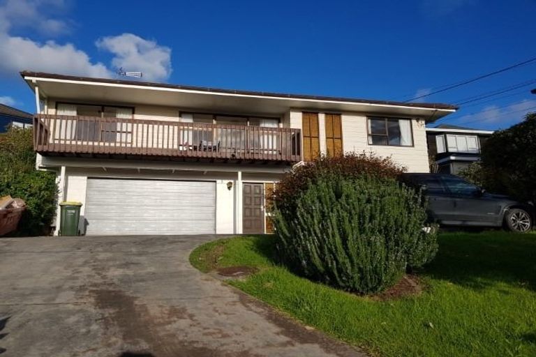 Photo of property in 907 Beach Road, Waiake, Auckland, 0630