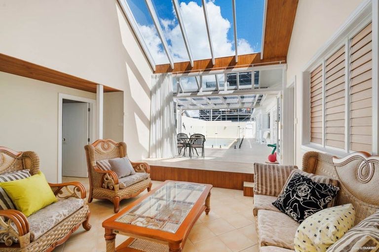 Photo of property in 108 Kitchener Road, Milford, Auckland, 0620