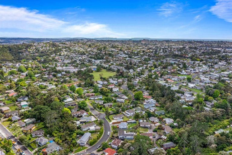 Photo of property in 1 Cunliffe Place, Glenfield, Auckland, 0629