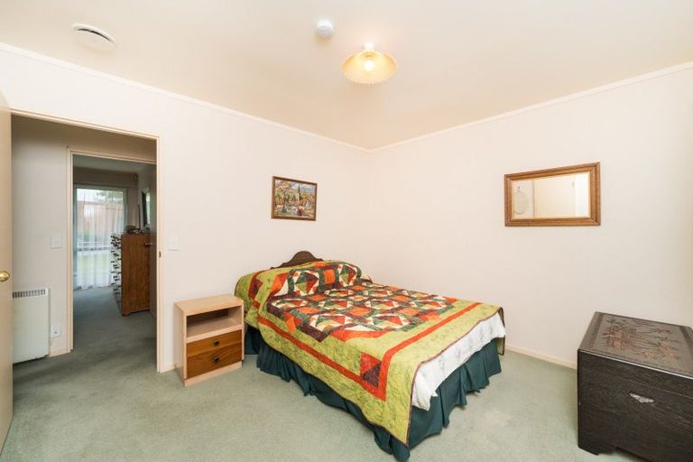 Photo of property in 3 Logan Place, Kelvin Grove, Palmerston North, 4414