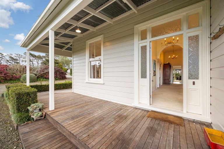 Photo of property in 124 Rimmer Road, Helensville, 0875