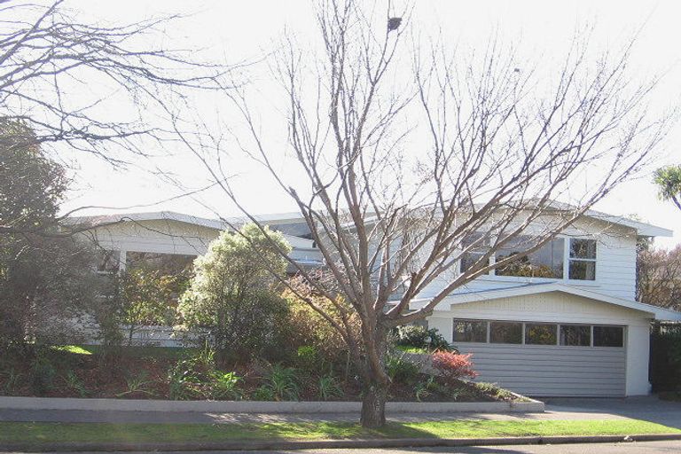 Photo of property in 25 Surrey Crescent, Hokowhitu, Palmerston North, 4410