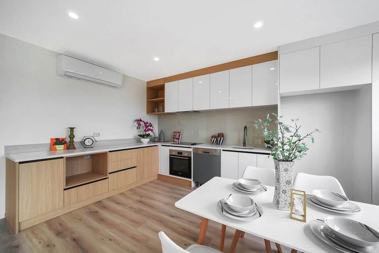 Photo of property in 1/1 Armein Road, Panmure, Auckland, 1072