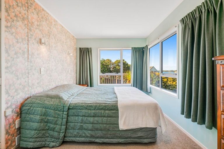 Photo of property in 1 Hinemoa Place, Snells Beach, 0920
