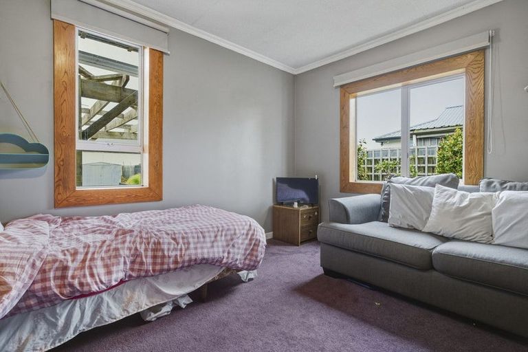 Photo of property in 8 Helensbrook Road, Milton, 9220