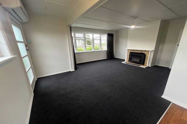 Photo of property in 20 Pitcairn Crescent, Bryndwr, Christchurch, 8053