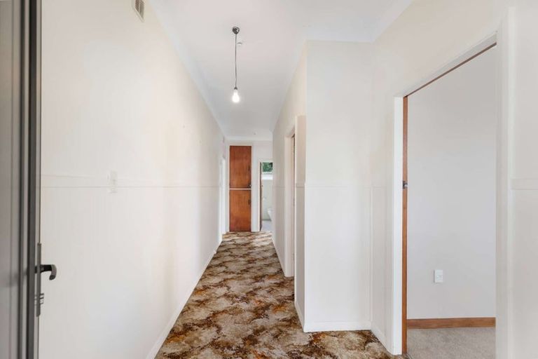 Photo of property in 10 Oturi Road, Waverley, 4510