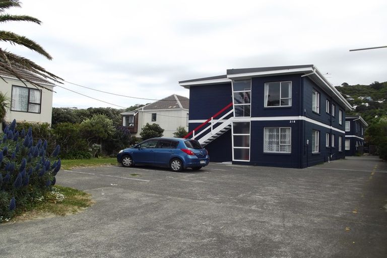 Photo of property in 8/218 Onepu Road, Lyall Bay, Wellington, 6022