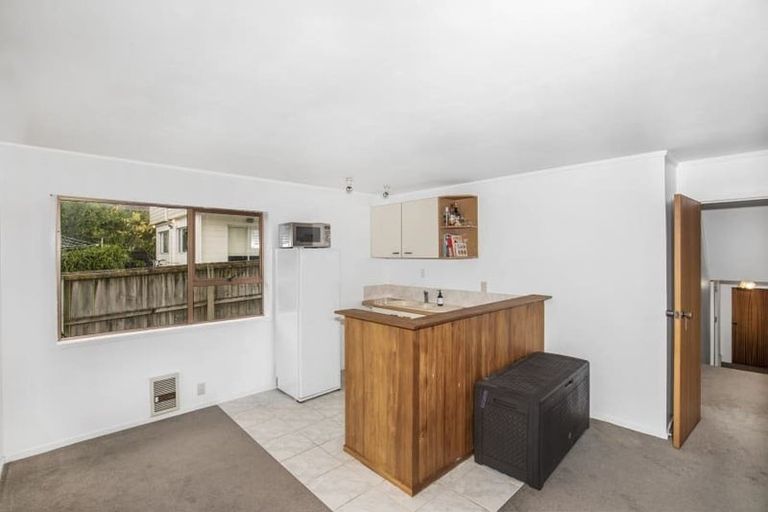 Photo of property in 213 Royal Road, Massey, Auckland, 0614