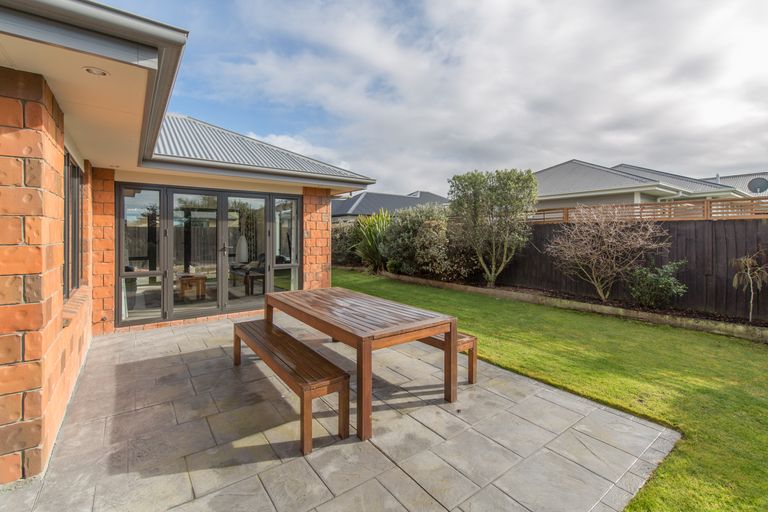 Photo of property in 6 Taiwhenua Street, Rangiora, 7400