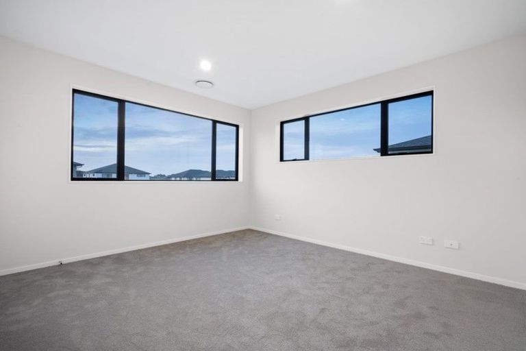 Photo of property in 4 Pahekeheke Road, Karaka, Papakura, 2113